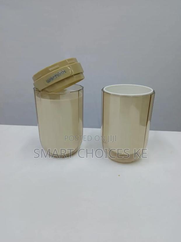 Bigger Portable Travel Toothbrush Holder With 4 Cups - thumbnail 10