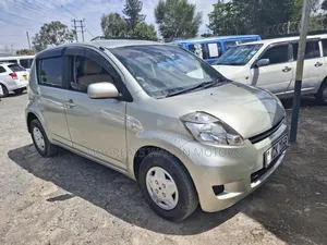 Toyota Passo 2010 Gold