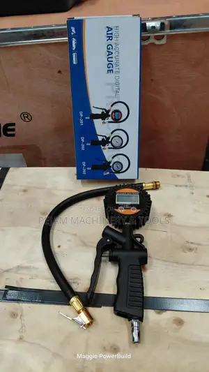 High-Accuracy Digital Air Gauge for Inflating/Measuring Tire Pressure