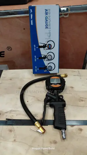 High-Accuracy Digital Air Gauge for Inflating/Measuring Tire Pressure