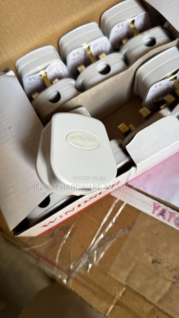 Fused Top Plugs 13a