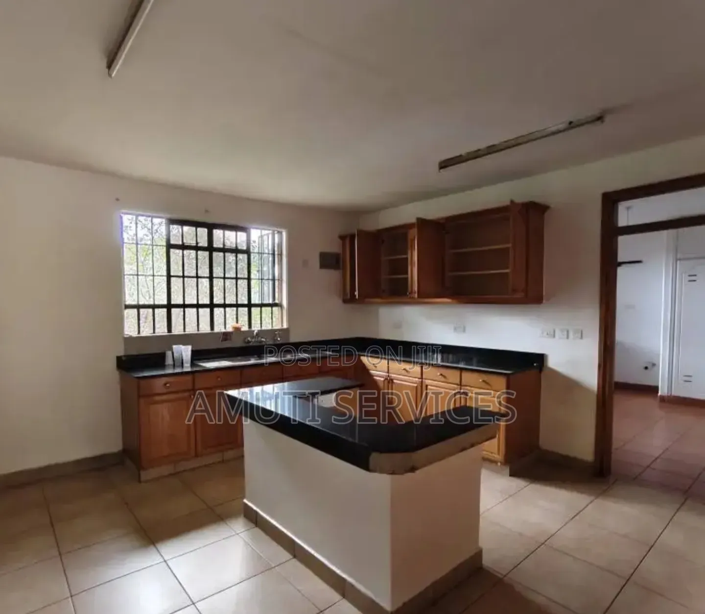 4bdrm Penthouse in Lavington, Valley Arcade for rent