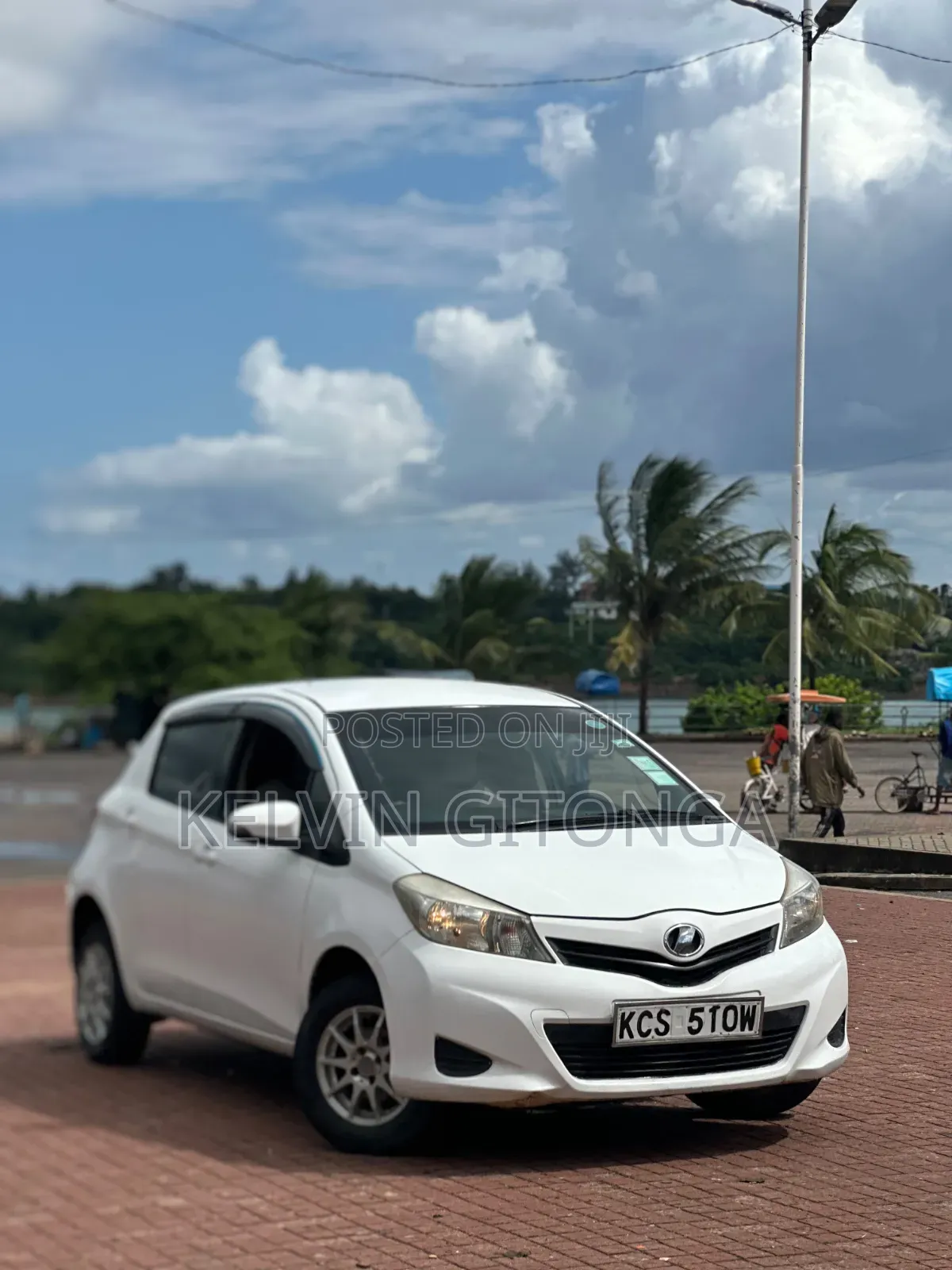 Toyota Vitz 2013 White