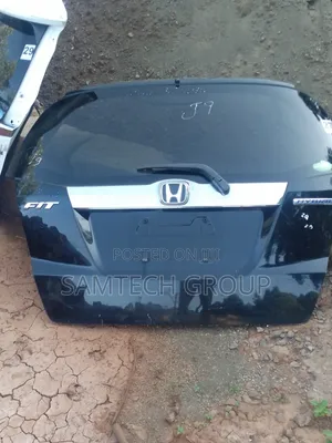 Top Grade Honda Fit X-Japan Boot Door