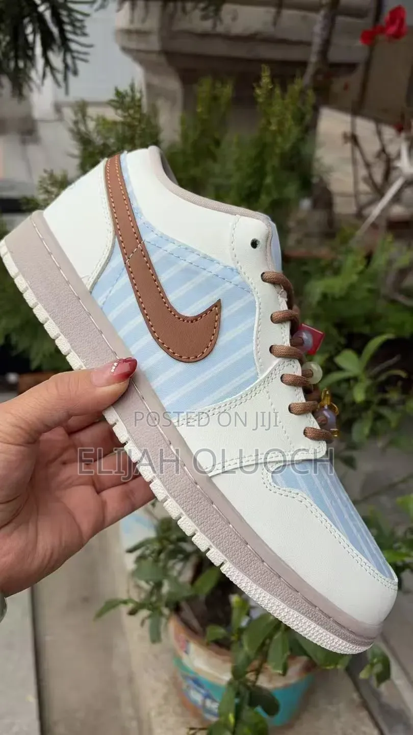 Jordan 1 Low "Pinstripe " Quality: Original (High Grade)