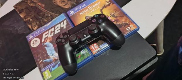 Playstation 4 - thumbnail 3