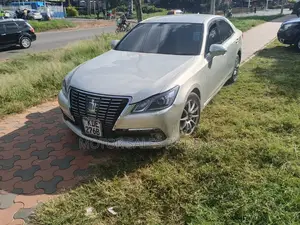 Toyota Crown 2014 Silver