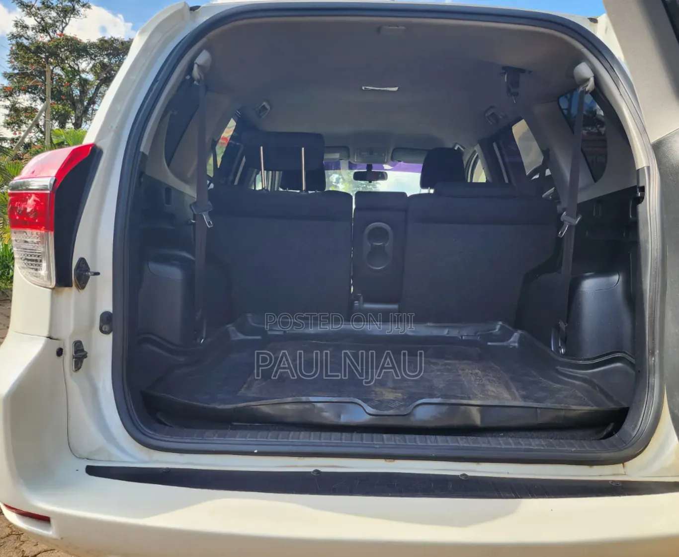 Toyota Vanguard 2012 White