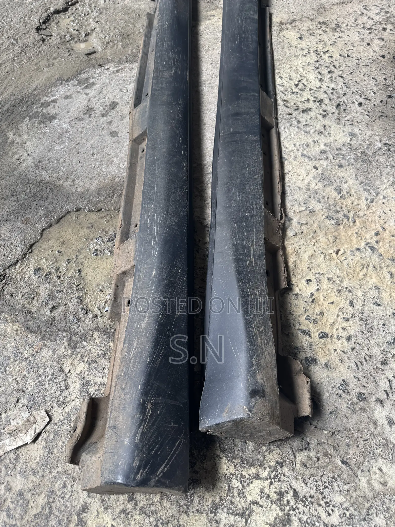 Toyota Harrier 240 Sideskirts