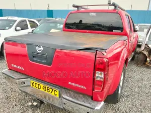 Nissan Navara 2008 Red