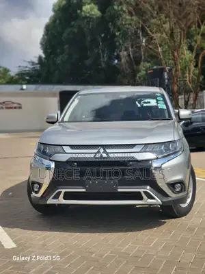 Mitsubishi Outlander 2020 Silver