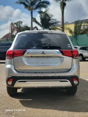 Mitsubishi Outlander 2020 Silver