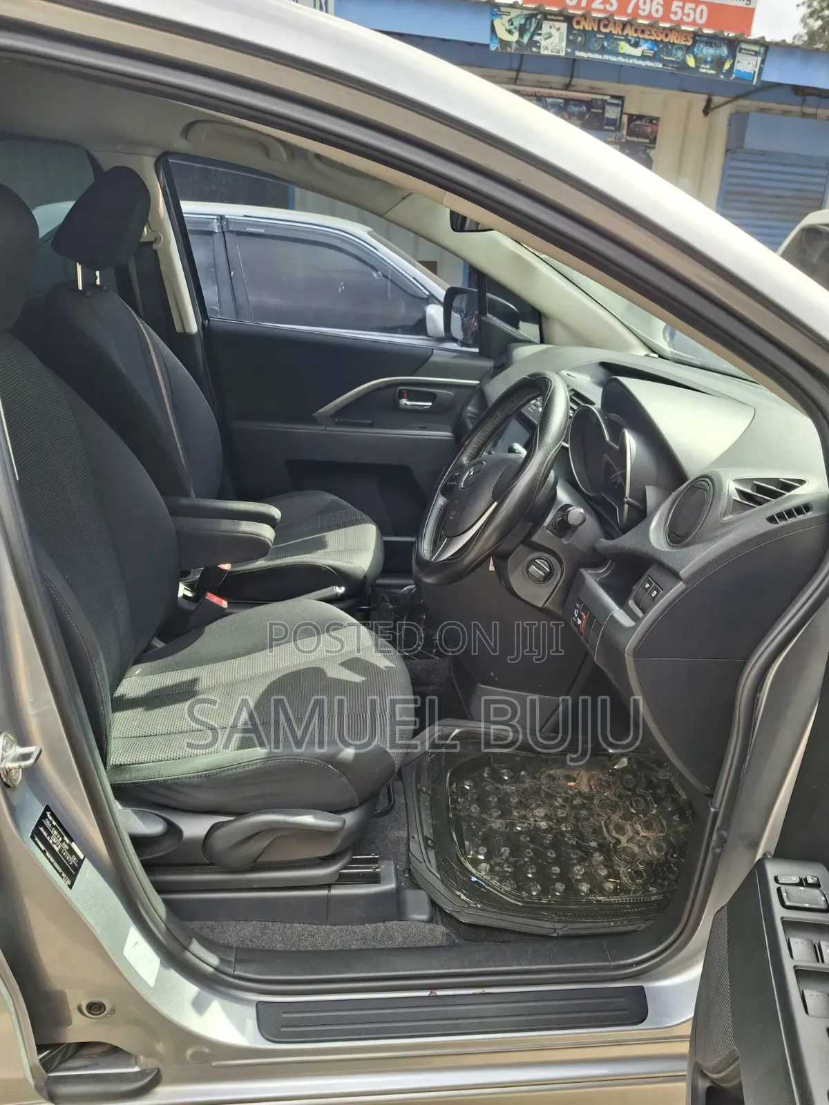 Mazda Premacy 2017 Silver