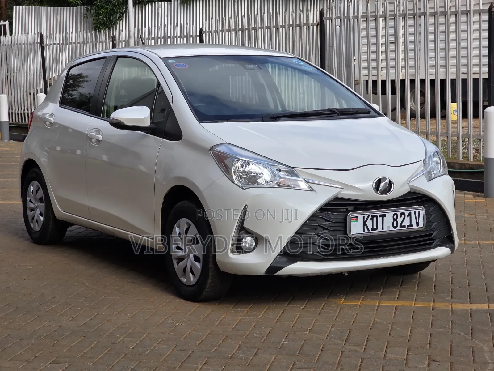 Toyota Vitz 2018 White