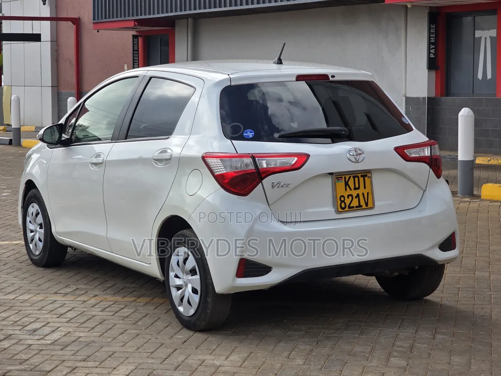 Toyota Vitz 2018 White