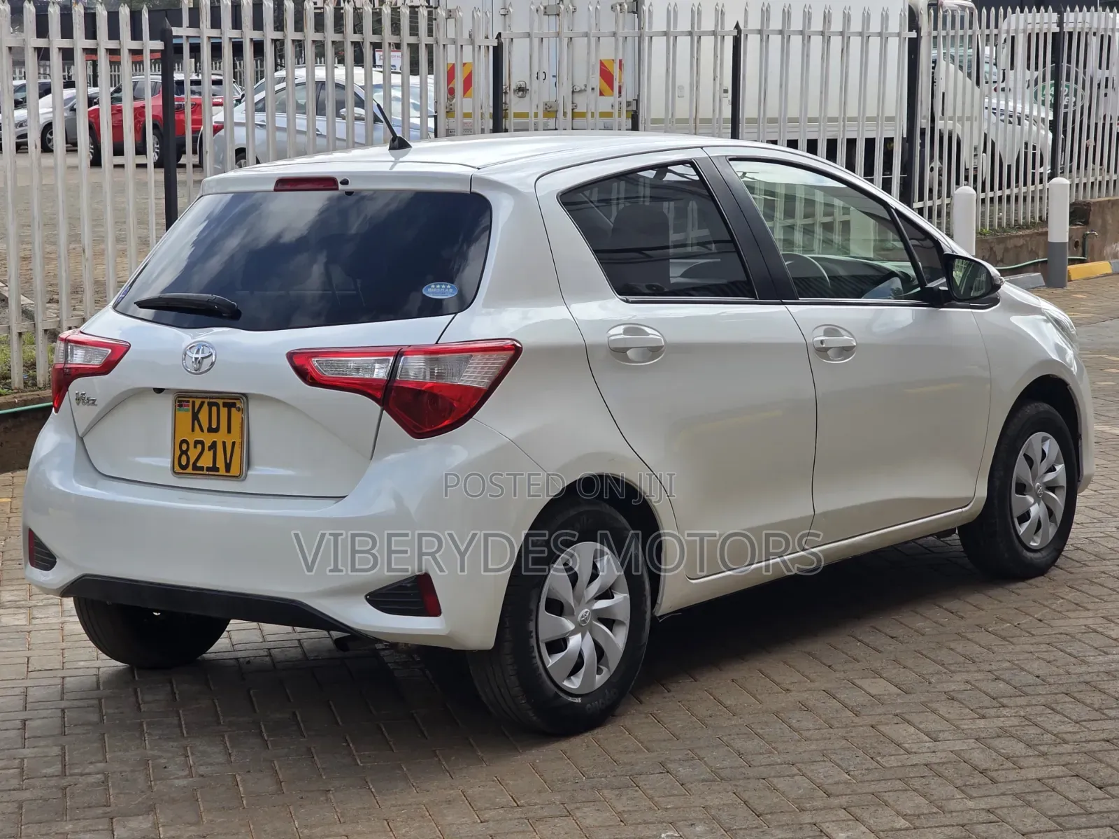 Toyota Vitz 2018 White