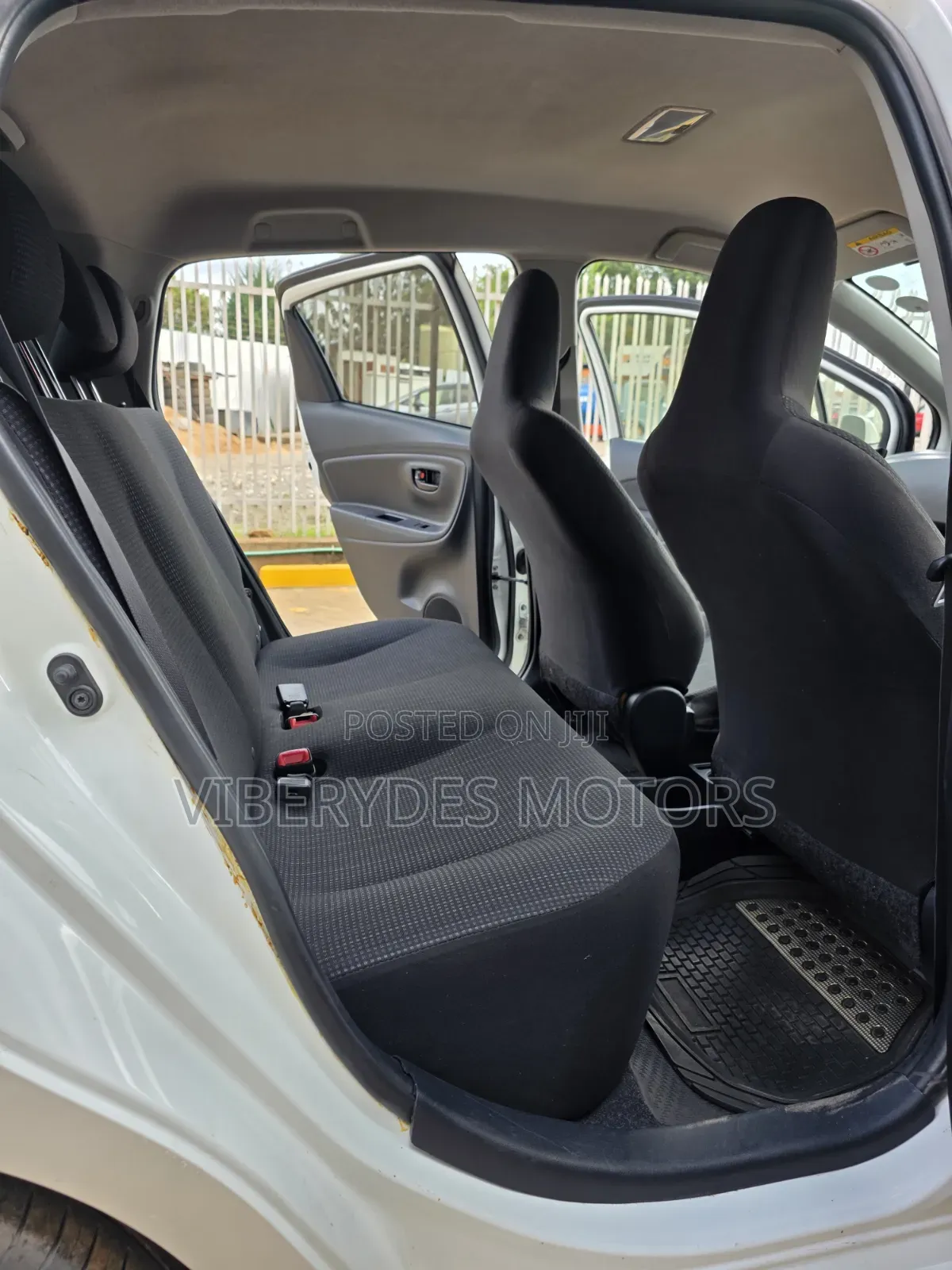 Toyota Vitz 2018 White