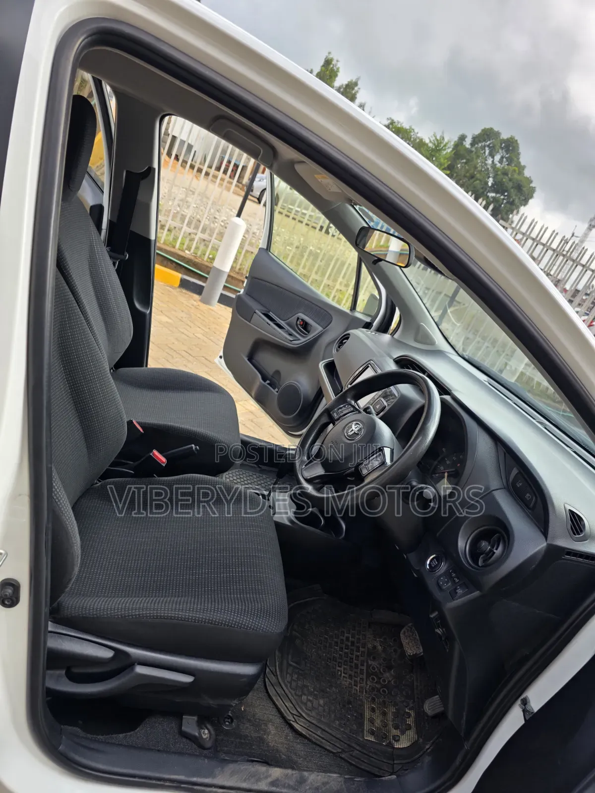 Toyota Vitz 2018 White