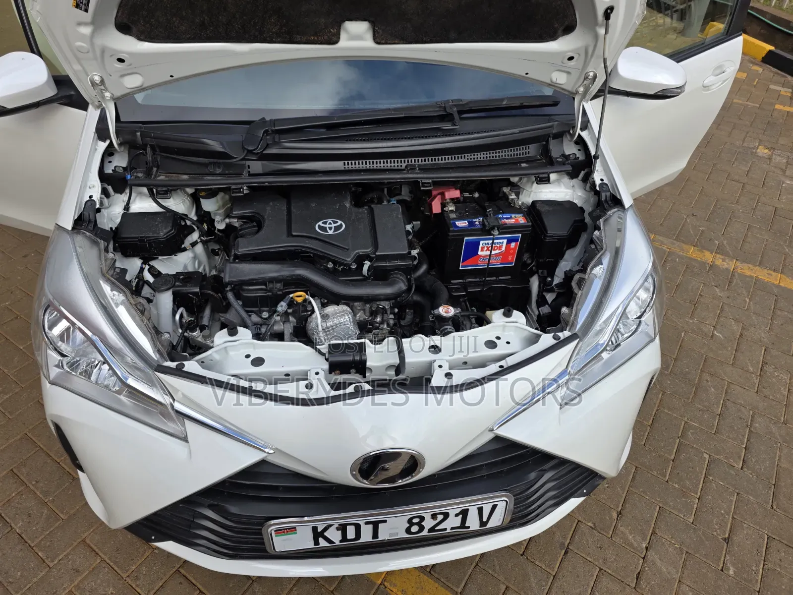 Toyota Vitz 2018 White