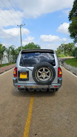 Mitsubishi Pajero 2002 Silver