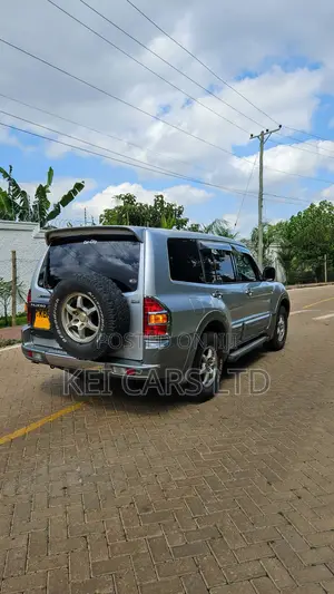 Mitsubishi Pajero 2002 Silver