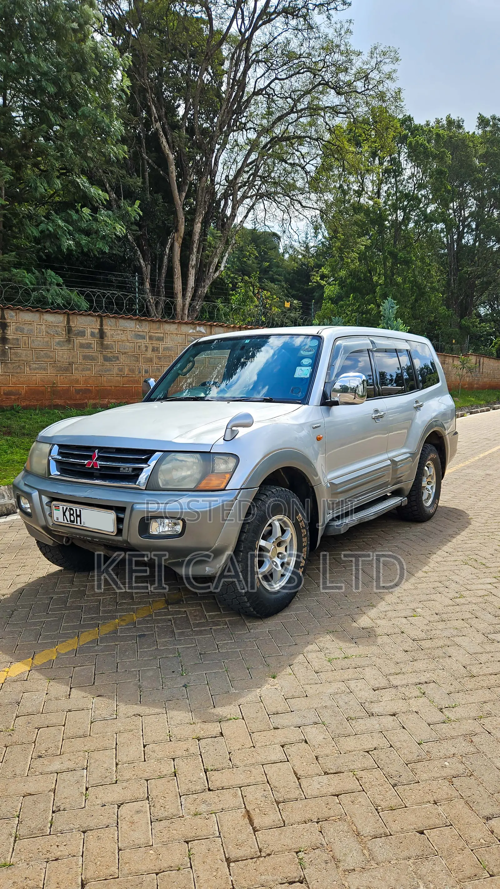 Mitsubishi Pajero 2002 Silver