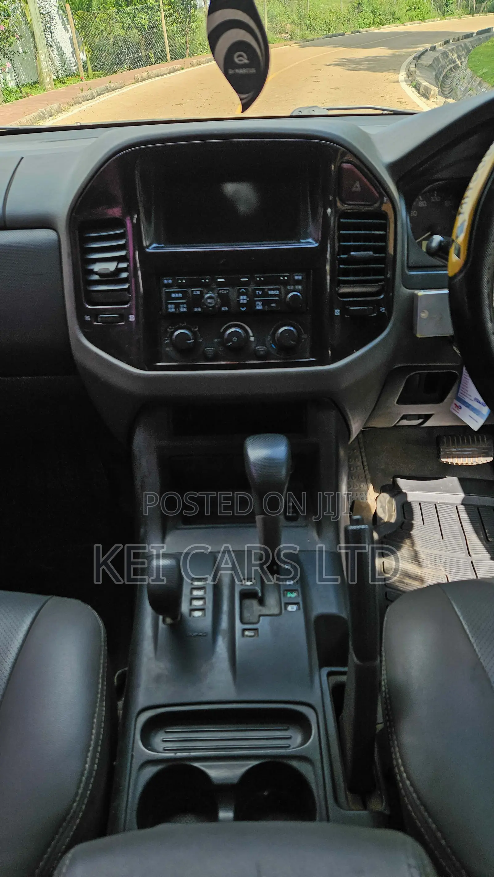 Mitsubishi Pajero 2002 Silver