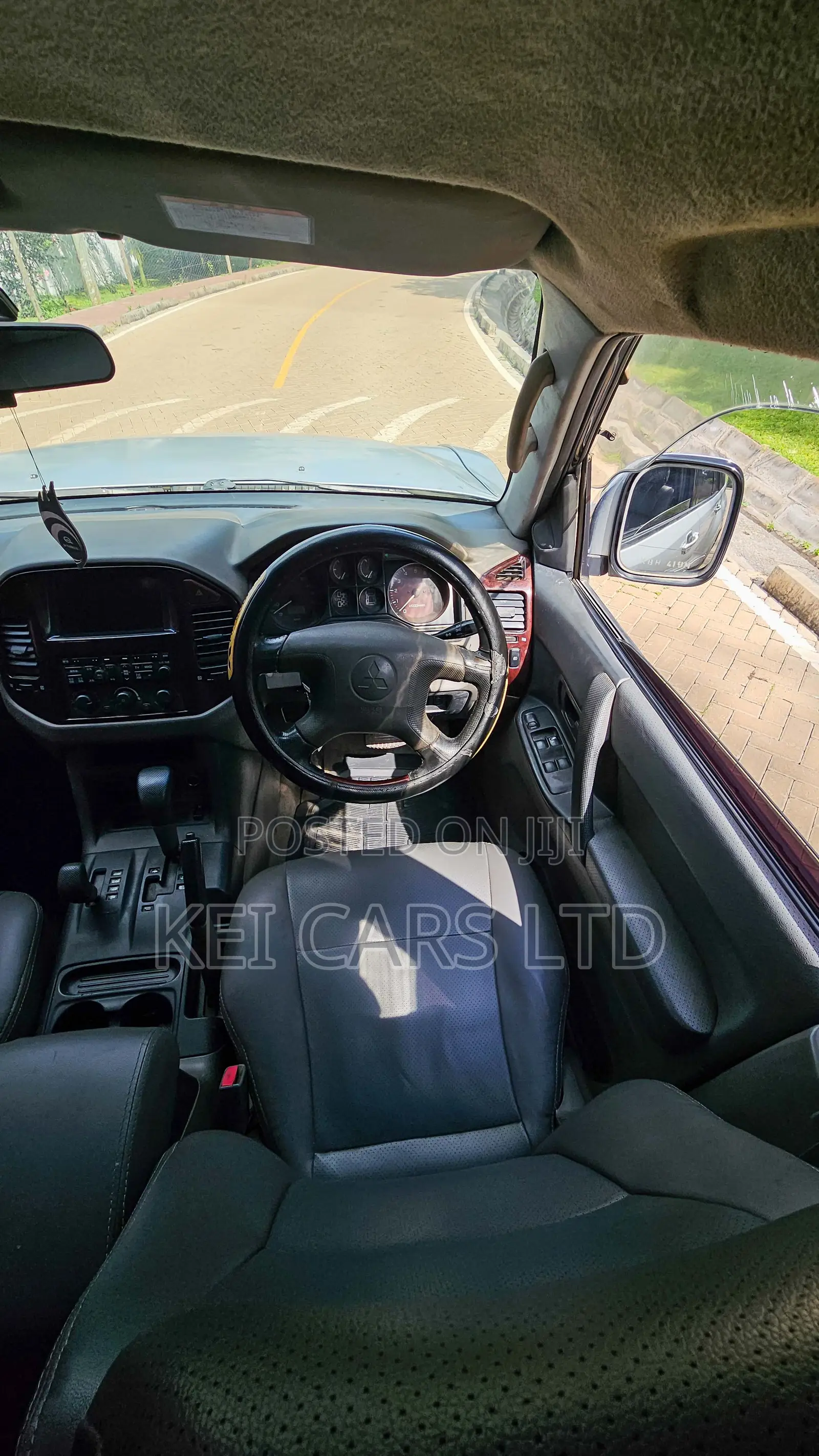 Mitsubishi Pajero 2002 Silver