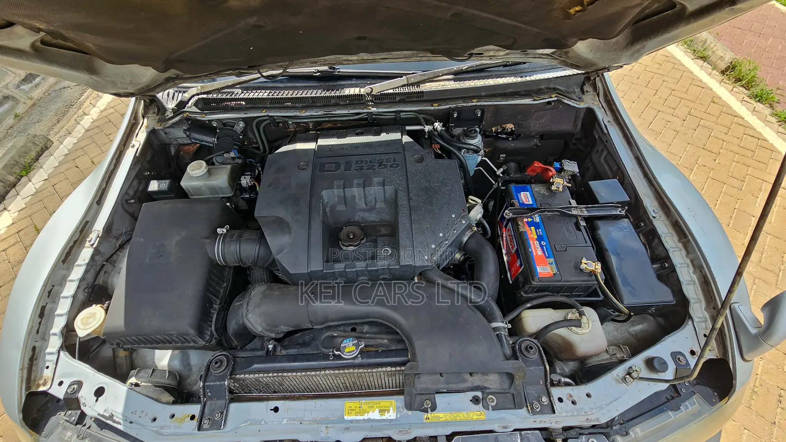 Mitsubishi Pajero 2002 Silver