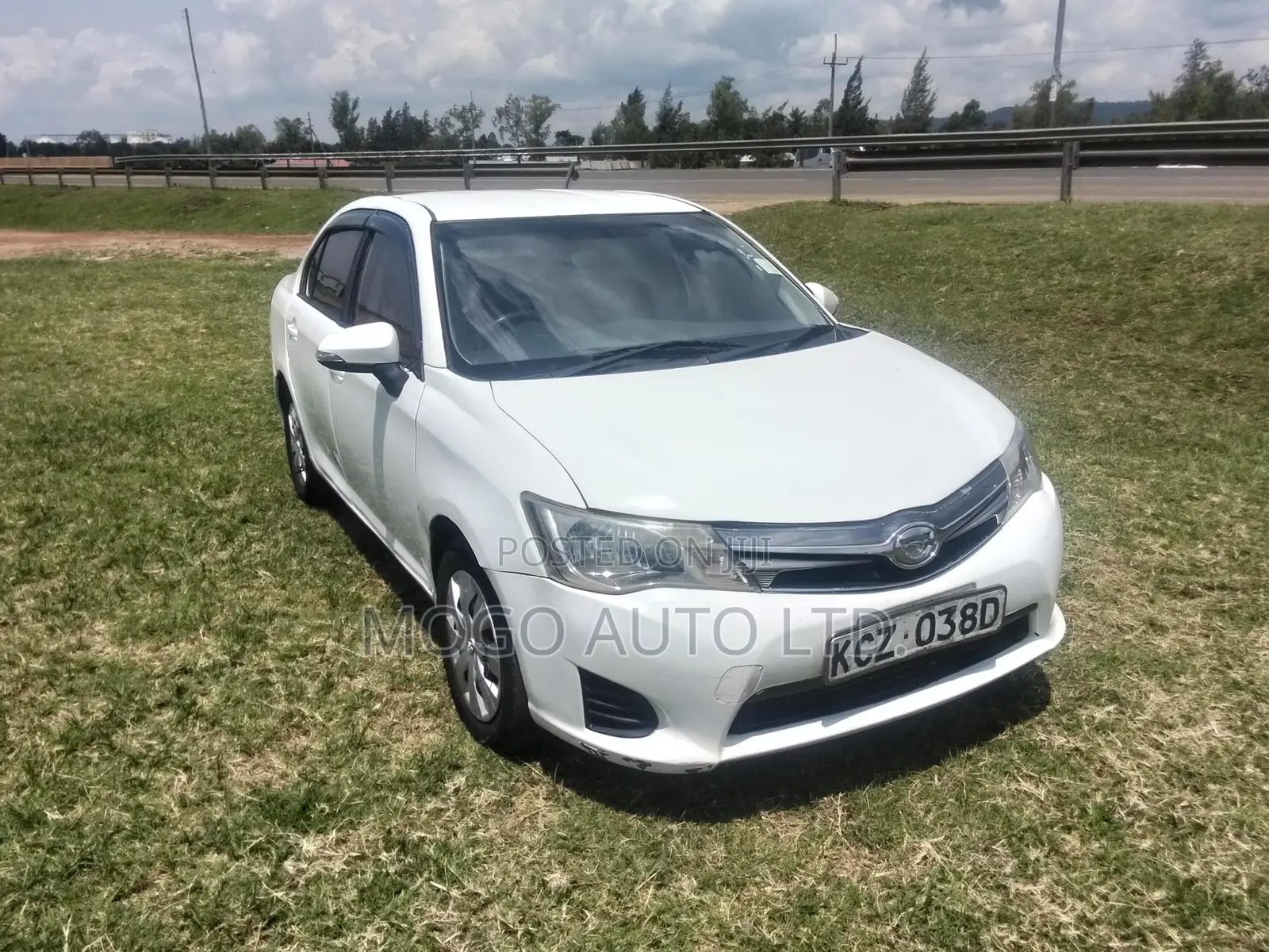 Toyota Axio 2013 White