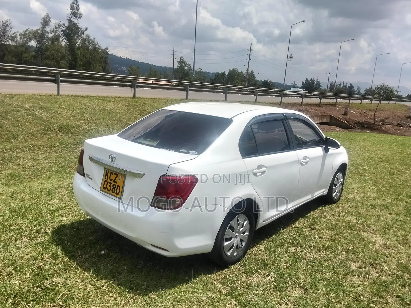 Toyota Axio 2013 White