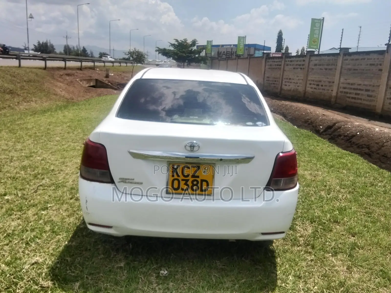 Toyota Axio 2013 White