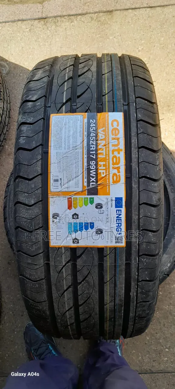 245/45r17 Centara