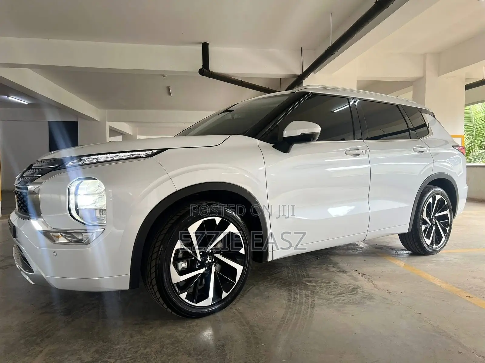 Mitsubishi Outlander ES 2023 White