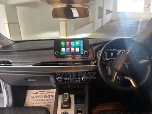 Mitsubishi Outlander ES 2023 White