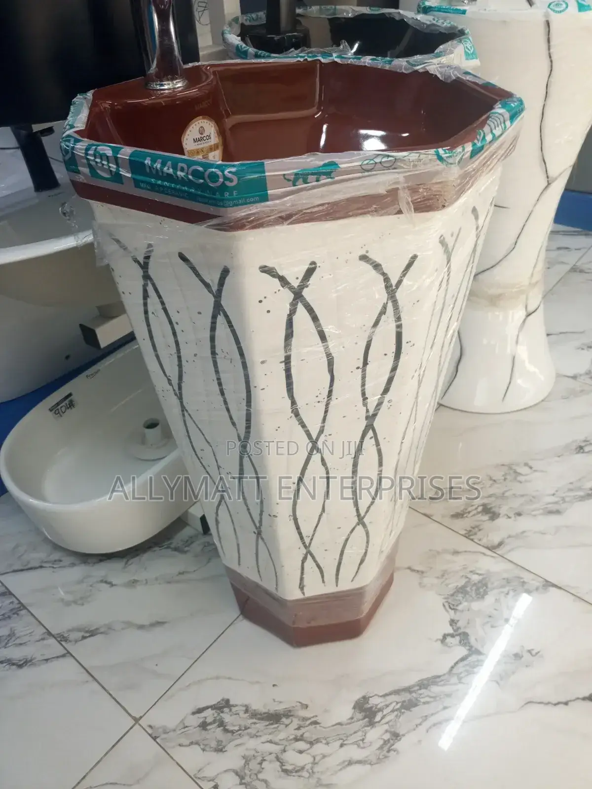 Flowered Brown Hand Wash Basin