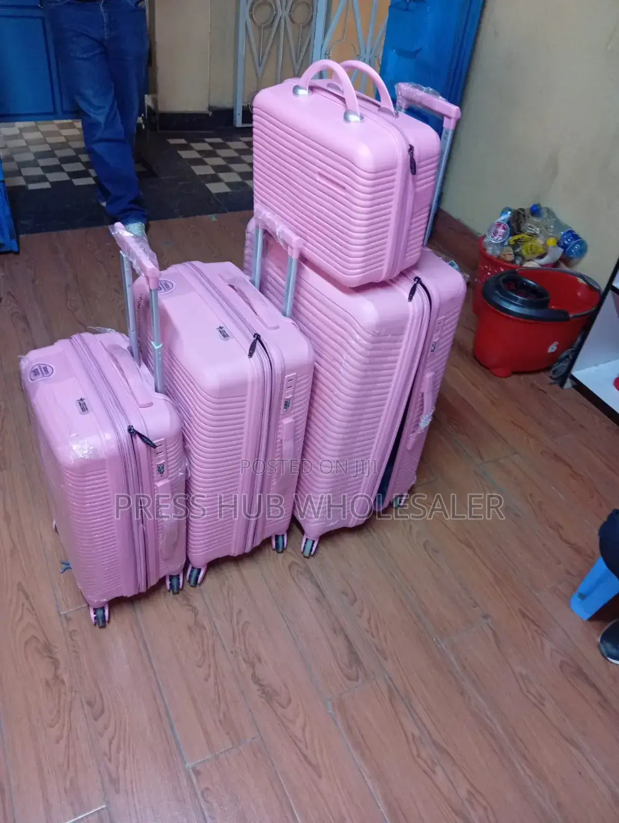 4-in-1 Unbreakable Polypropylene Rubber Suitcase Se