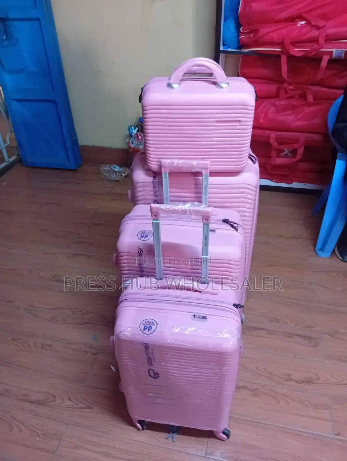 4-in-1 Unbreakable Polypropylene Rubber Suitcase Se