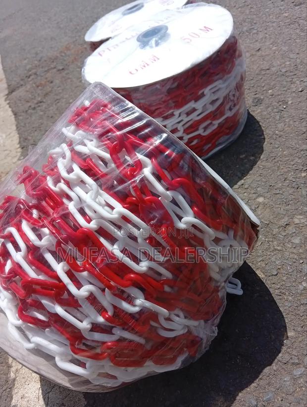 Heavy Duty Plastic Barrier Chain - thumbnail 2