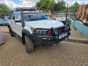 Toyota Hilux Revo Double Cab Deisel 2.4 AWD 2019 White
