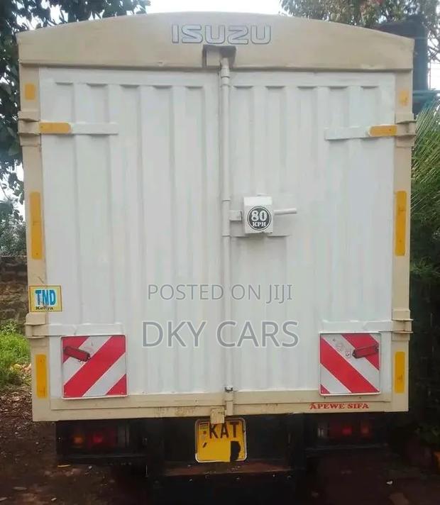 Isuzu NHR Lorry - thumbnail 2