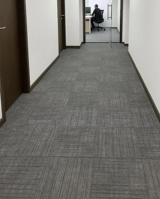 Commercial Carpet Tiles – Modern Corporate Flooring Style