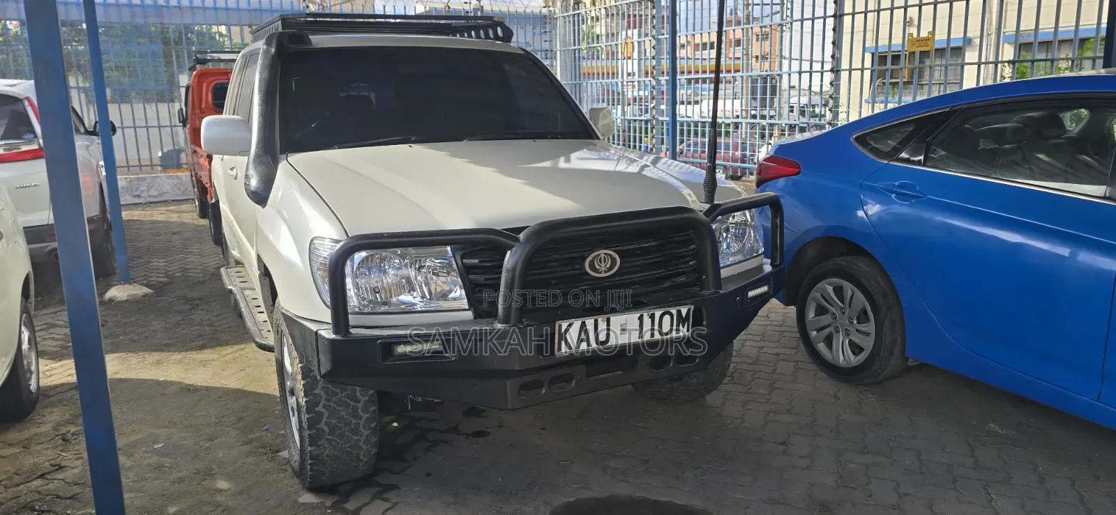 Toyota Land Cruiser 2003 White