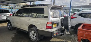 Toyota Land Cruiser 2003 White