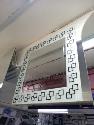 Square Decorated Mirror