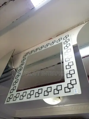 Square Decorated Mirror