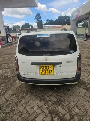 Toyota Probox 1.3 DX Comfort 2WD 2013 White