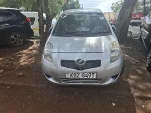 Toyota Vitz 2005 Silver