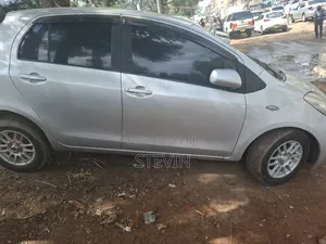 Toyota Vitz 2005 Silver