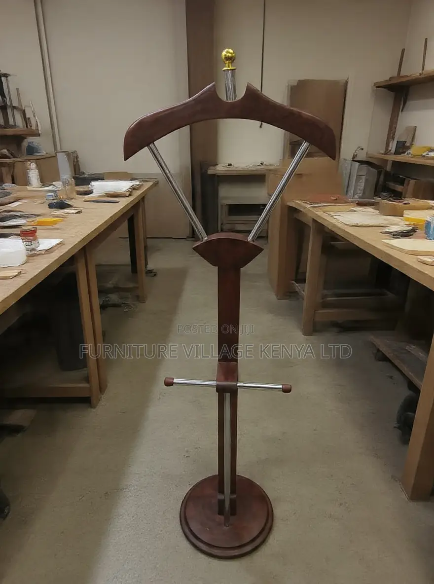 Executive Advanced Mahogany Coat Hanger